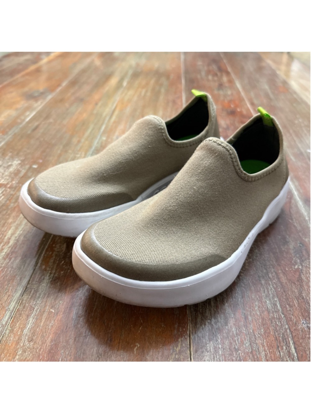 Oofos OOmg Fibre Low Tan Khaki Lime Green Women's 6 EU 37